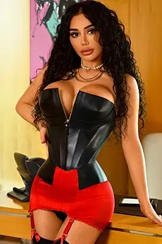 Julia Earls Court escort