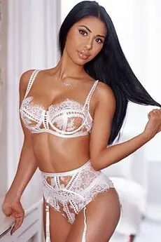 Valeria (24) London Escort