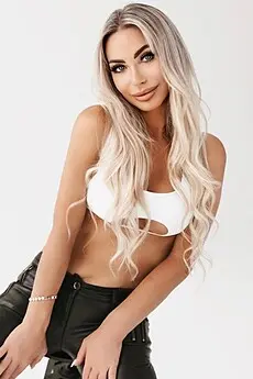 Ilona Earls Court escort