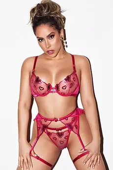 Luna (23) London Escort