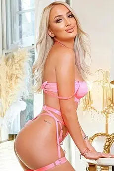 Nora Gloucester Road escort