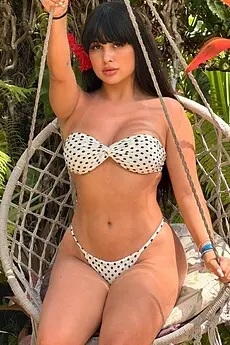 Fernanda Mayfair escort