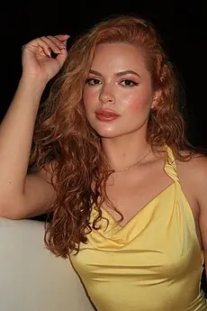 Louise High Street Kensington escort