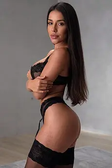 Lara Mayfair escort