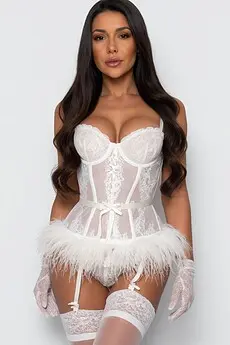 Lara Mayfair escort