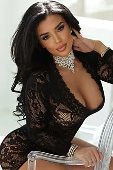 Tornia Earls Court escort