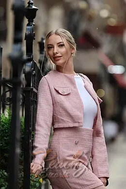 Nina, Knightsbridge, E. European Escort