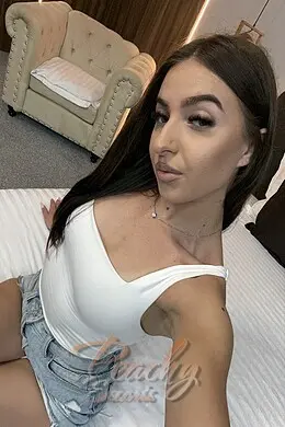 Pheebe gallery image 8