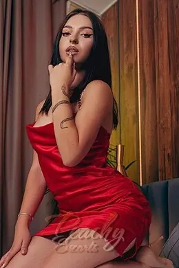 Pheebe gallery image 6