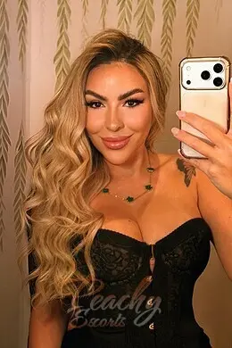 Larsa gallery image 1