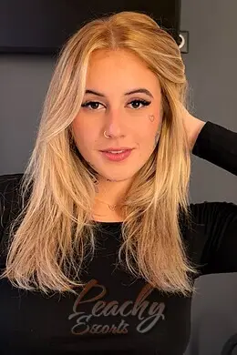 Pia gallery image 15