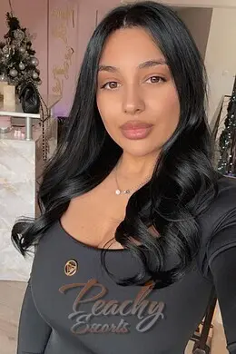 Becca gallery image 12