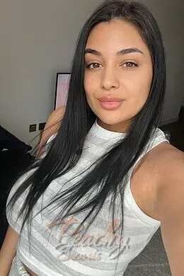 Becca gallery image 11