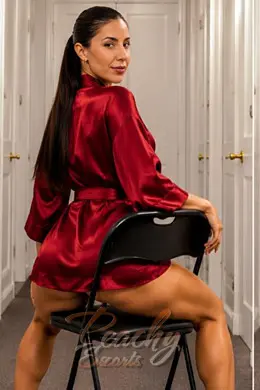 Lara gallery image 7