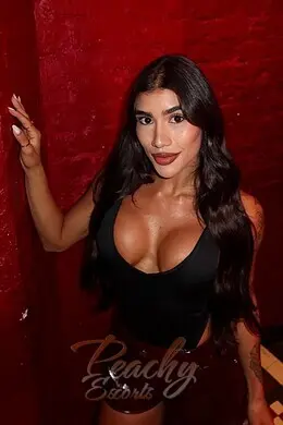 Yasmin gallery image 1