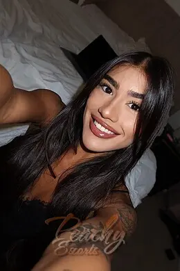 Yasmin gallery image 2