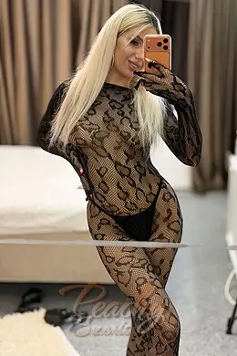 Zoe gallery image 4