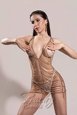 Lara gallery image 3
