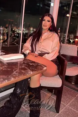 Nora gallery image 11